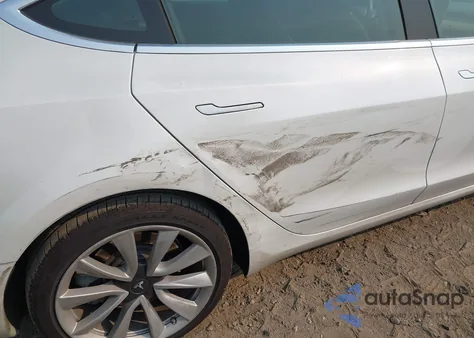 2020 Tesla Model 3 Standard Range Plus Rear-Wheel Drive/Standard Range Rear-Wheel Drive z USA, uszkodzony, nr VIN 5YJ3E1EA2LF634261